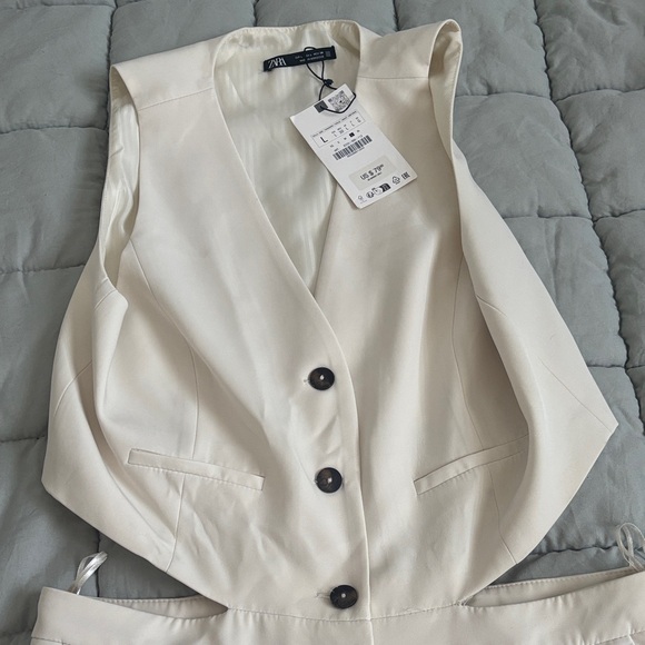 Zara Cream Sleeveless Jumpsuit - Picture 2 of 4